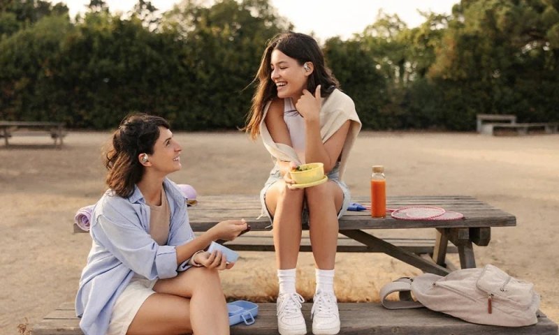 Earphones vs Earbuds